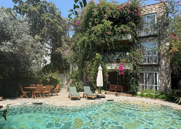 Villa Triplex With Private Pool And Garden Bodrum