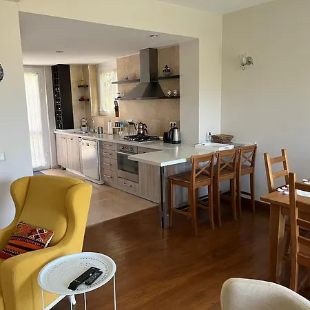 Triplex With Private Pool And Garden Vila