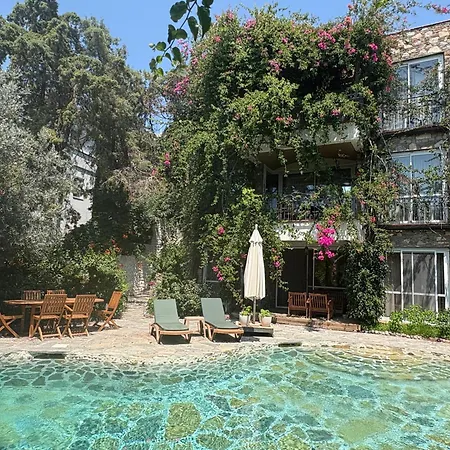 Vila Triplex With Private Pool And Garden Bodrum
